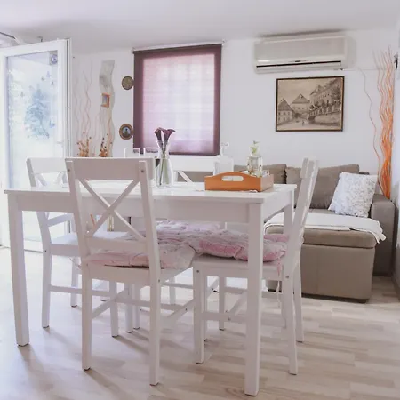 Vendi Apartment