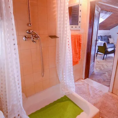 Vendi Apartment *