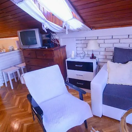 Vendi Apartment *
